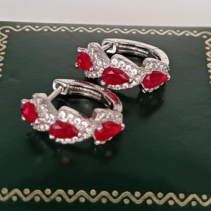 Pendientes vintage de plata de ley 925 con rubíes, de la década de 1990, con sello de autenticidad.