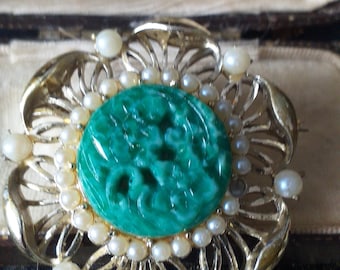 VINTAGE Rare Signed Exquisite Pearl & Pressed Floral Green/Peking Glass BROOCH