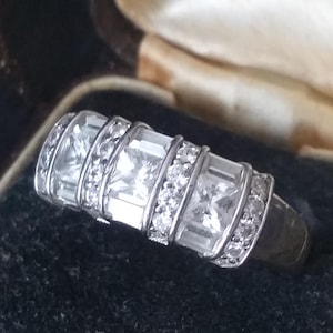 Vintage 1980-s 925 Sterling Silver Zircon/Diamonds Ring UK Size R 1/2, US 9