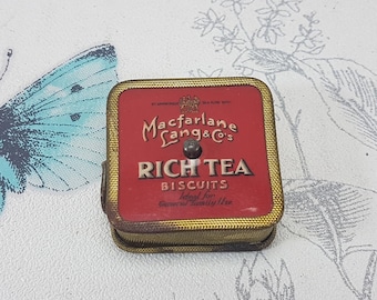 Vintage advertising retractable tape measure, Macfarlane Lang Co, Rich Tea and Granola Digestives, antique sewing and needlework tools