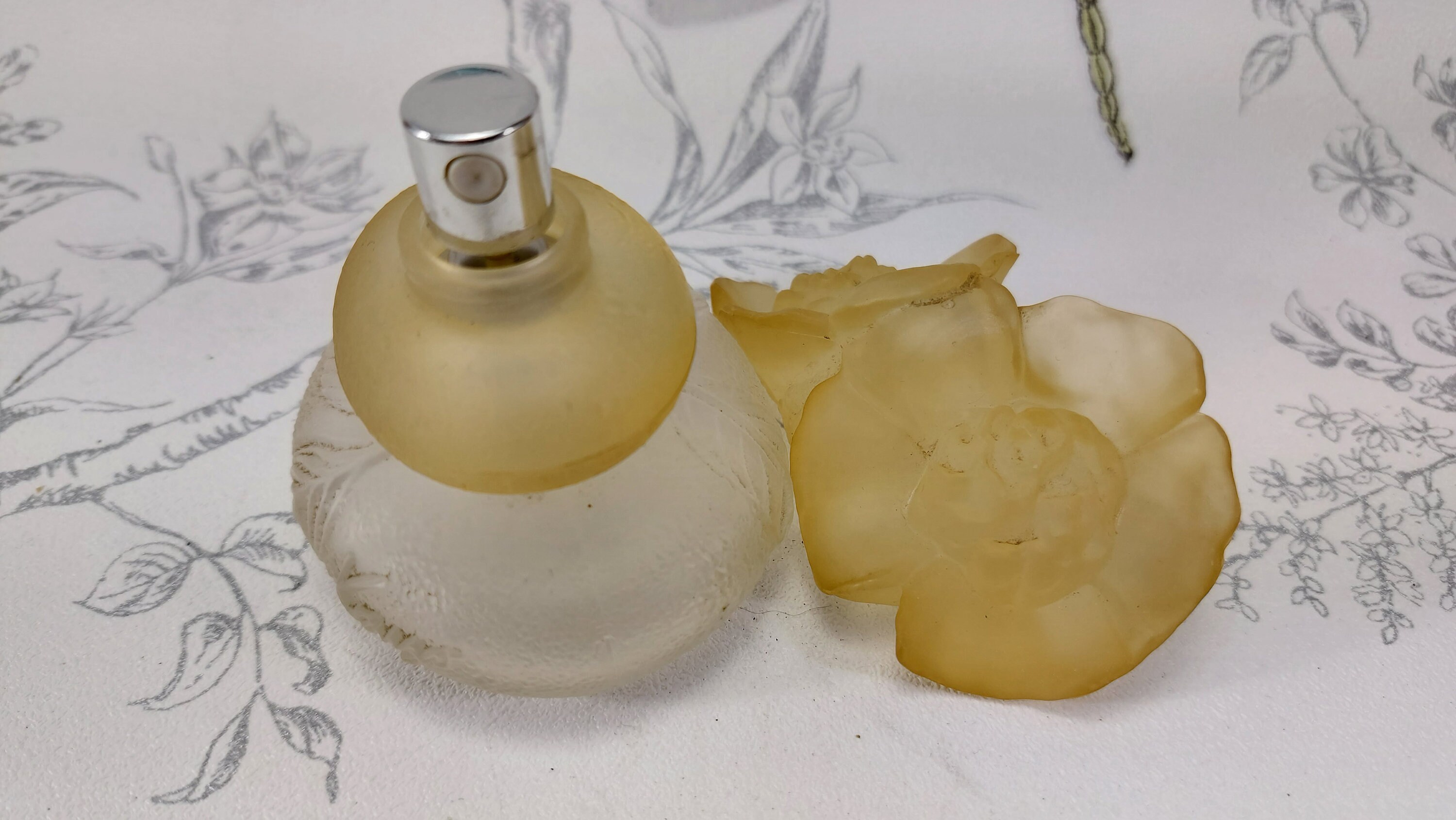 ヴィンテージ ケンゾー ダブルフラワー 香水瓶 - 空のフレンチ