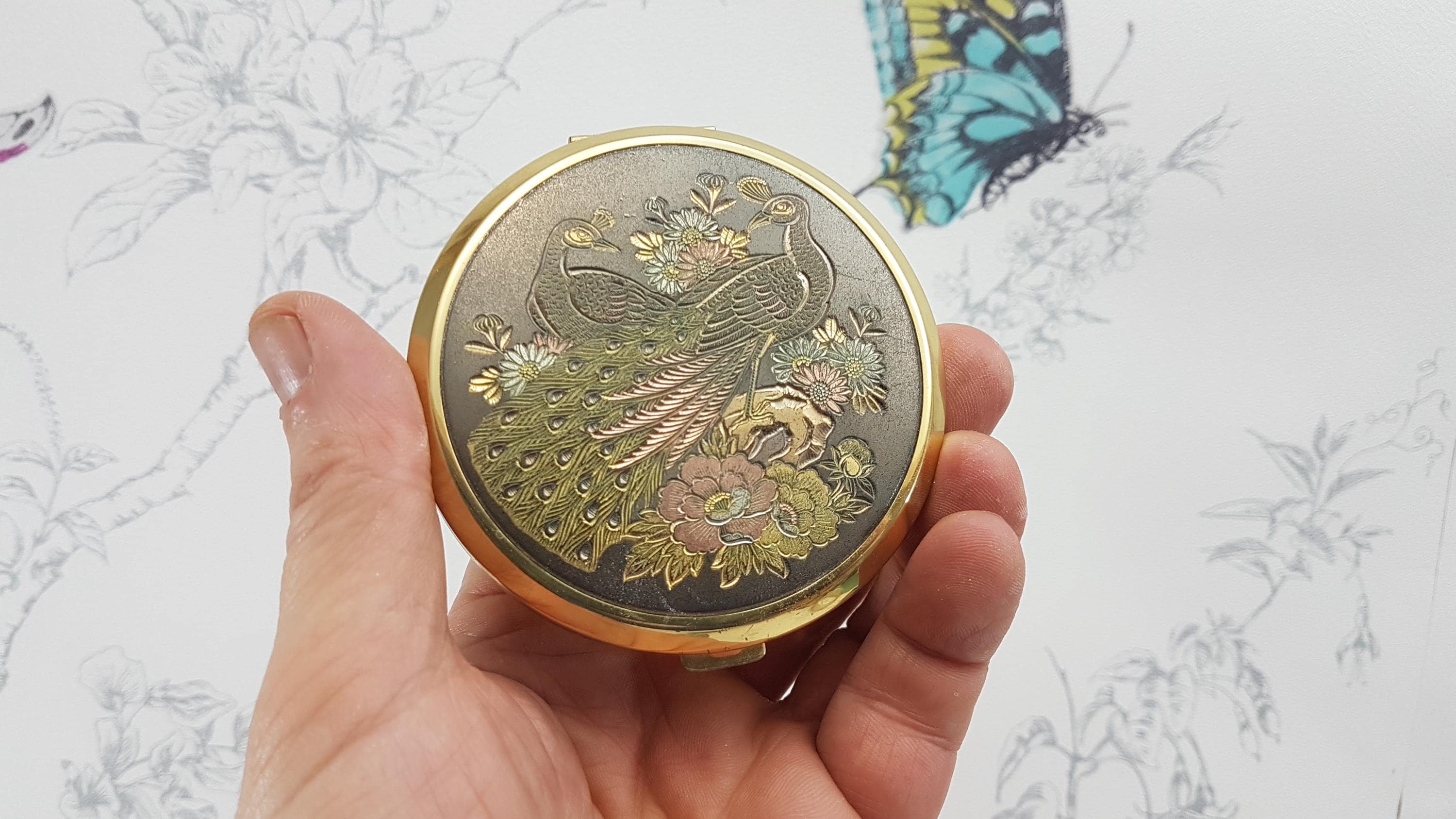 ヴィンテージの日本の彫金アートコンパクトミラー：孔雀のデザイン