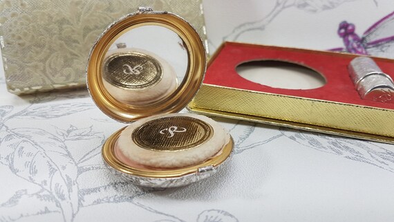 Van Cleef and Arpels Revlon compact and lipstick … - image 3