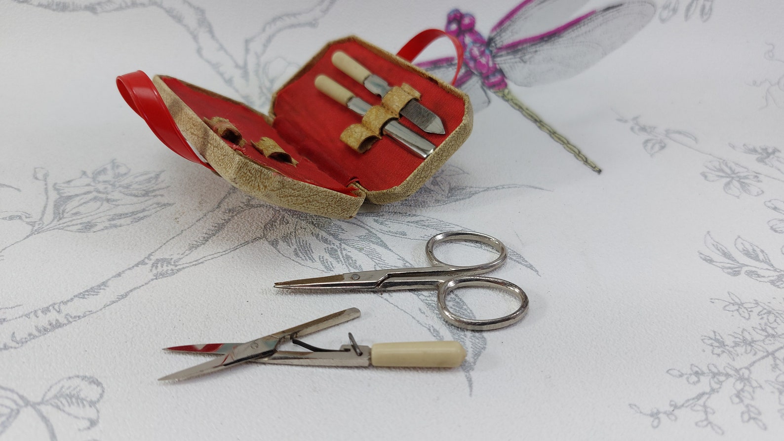 Vintage Novelty Manicure Set Vintage Suitcase Manicure Set Etsy UK