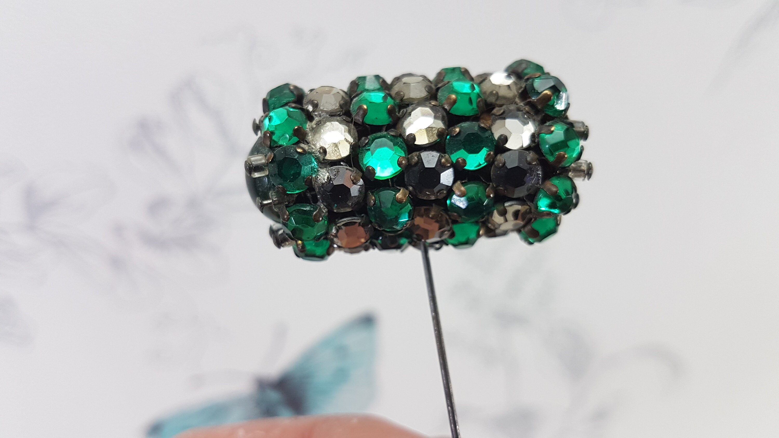 Art Deco Green Glass Hat Pin: Vintage Collectible Barrel  display picture 1