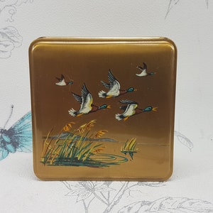 Vintage Mascot Powder Compact: Square Flying Ducks Mirror