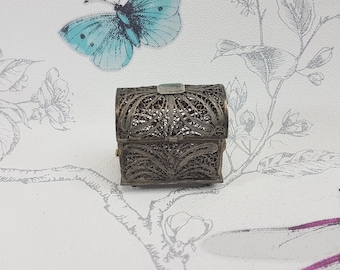 ヴィンテージ リモージュ磁器 トリンケット ボックス: シャンパン