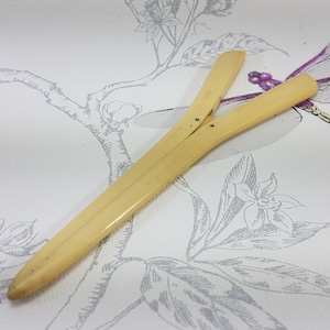 Vintage Celluloid Handschuh-Dehner: Viktorianisches Accessoire, 17,5 cm