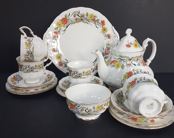 Vintage Royal Standard tea set, vintage porcelain tea set for 5 people, vintage 18 piece Royal Standard bone china tea set for adults