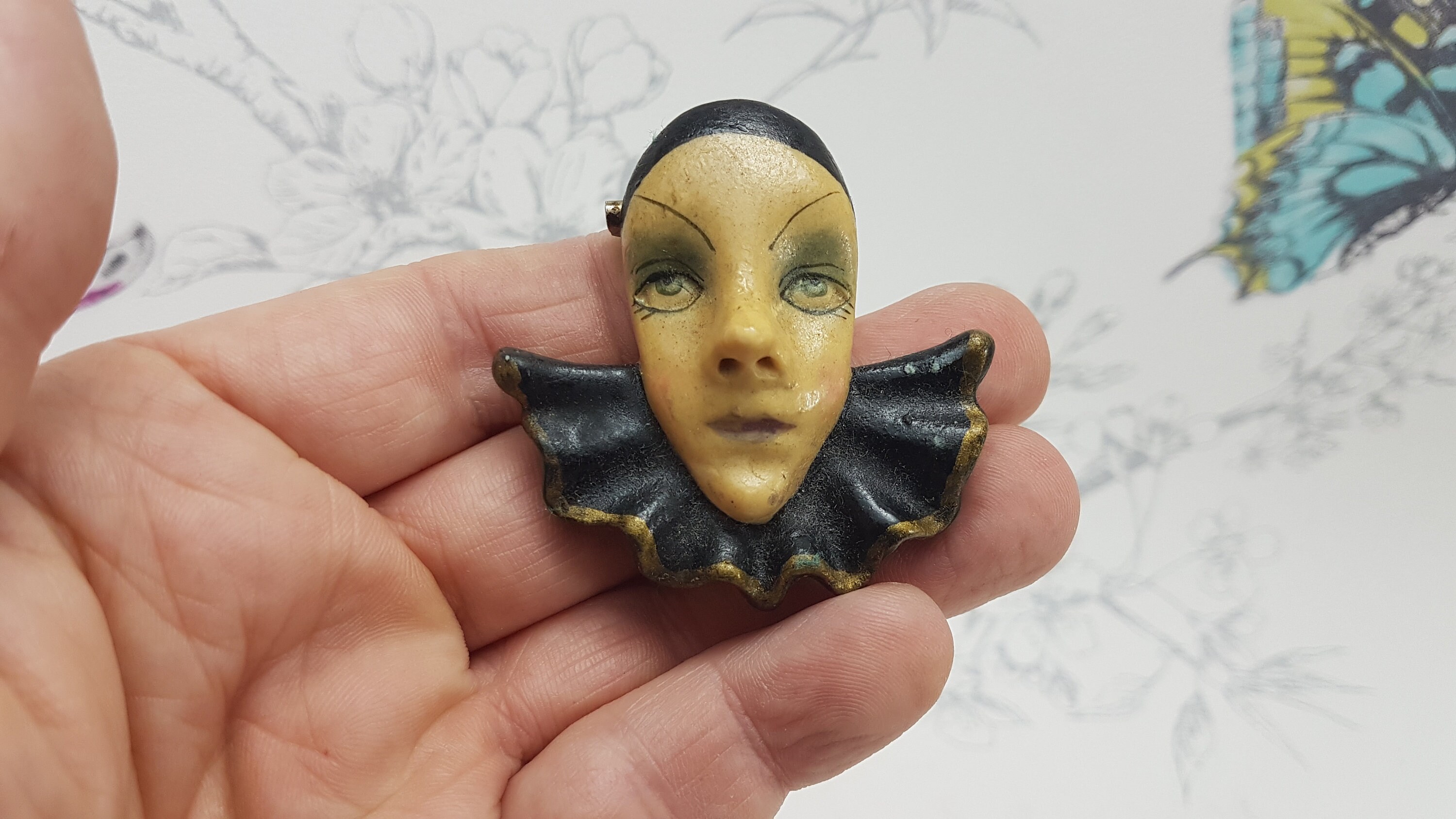 Broche Vintage Pierrot Fantaisie - Les Jambes Bougent - Métal Doré Et Noir - Occasion