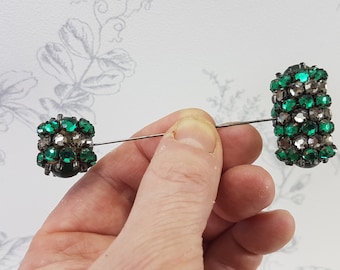 Art Deco Green Glass Hat Pin: Vintage Collectible Barrel  display picture 2