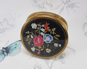 ヴィンテージ プチポワン コンパクト：花柄刺繍パウダーミラー - Etsy 日本