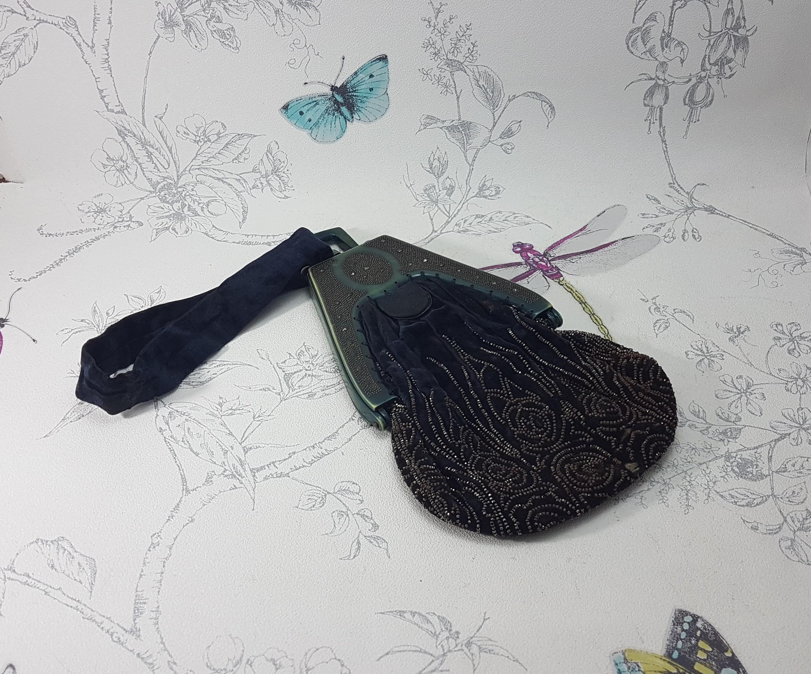 アンティーク アールヌーボー ベルベット イブニングバッグ：カット