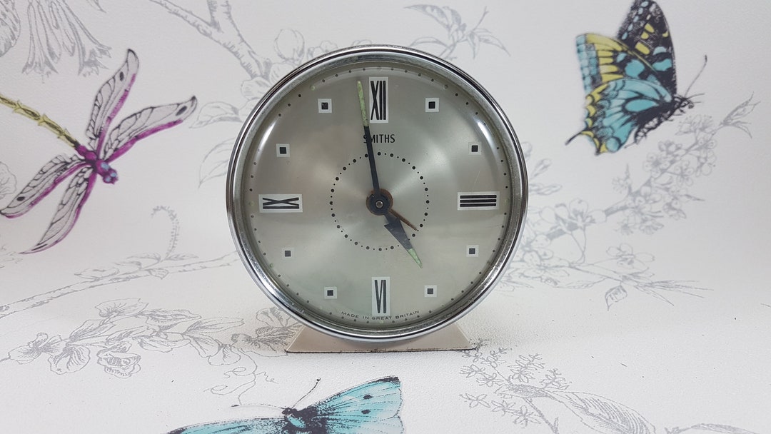 Vintage Smiths Alarm Clock, Midcentury Smiths Vintage Alarm Clock, Smiths Bedside Hand Winding