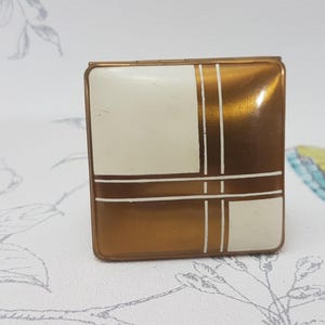 Vintage Art Deco Powder Compact: Gilt Metal & White Enamel