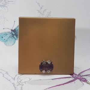 Cipria compatta vintage con gioielli, grande specchio compatto quadrato color oro