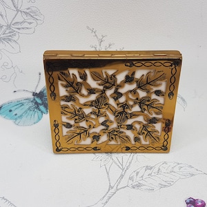 Vintage Brass Compact Mirror: Pierced Oak Leaf Design