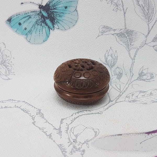 Victorian Carved Tagua Nut Pomander: Antique Vegetable Ivory Vinaigrette