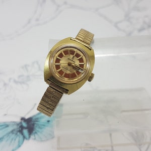 Vintage Sorna Ladies Watch: Swiss Made Hand-Winding 17 Jewels