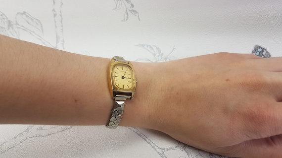 Vintage Timex Watch for Women Gold Tone Timex Ladies Watch - Etsy