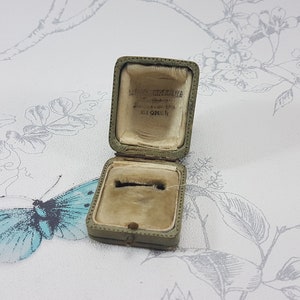 Vintage ring presentation box, antique ring box, vintage engagement ring box, jeweller's display box, ring bearer box