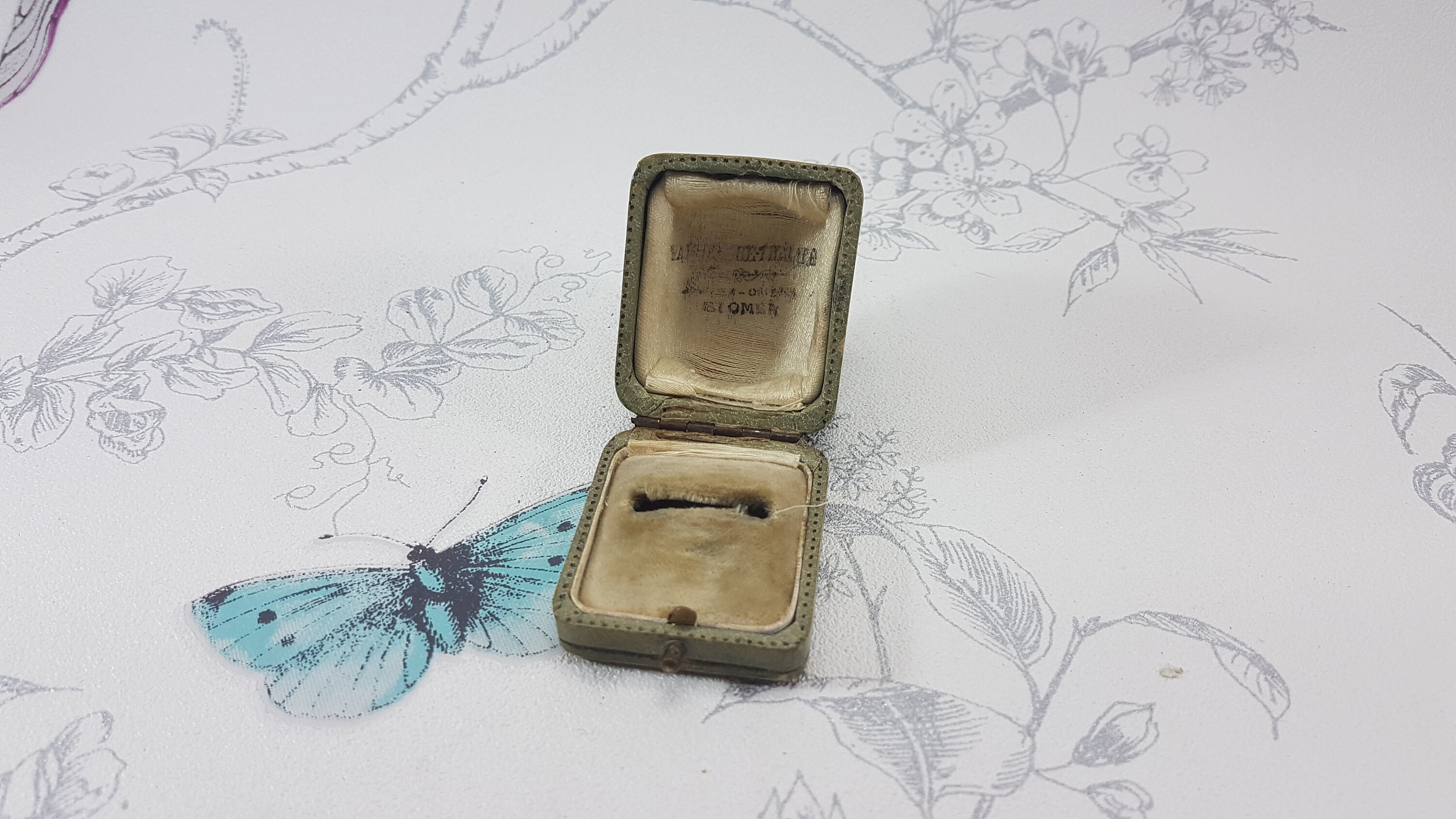 Vintage ring boxes for sale deals