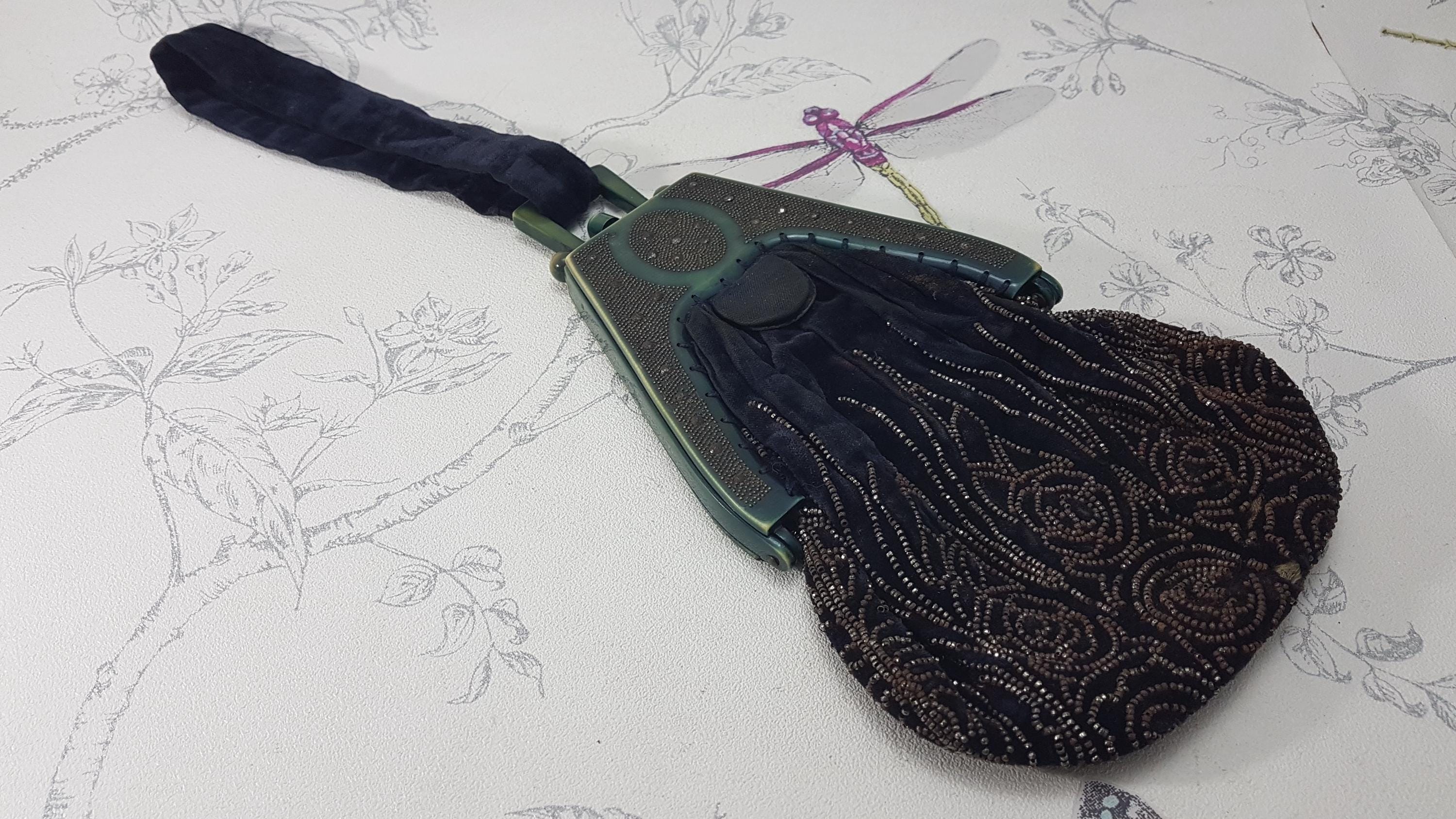 アンティーク アールヌーボー ベルベット イブニングバッグ：カット