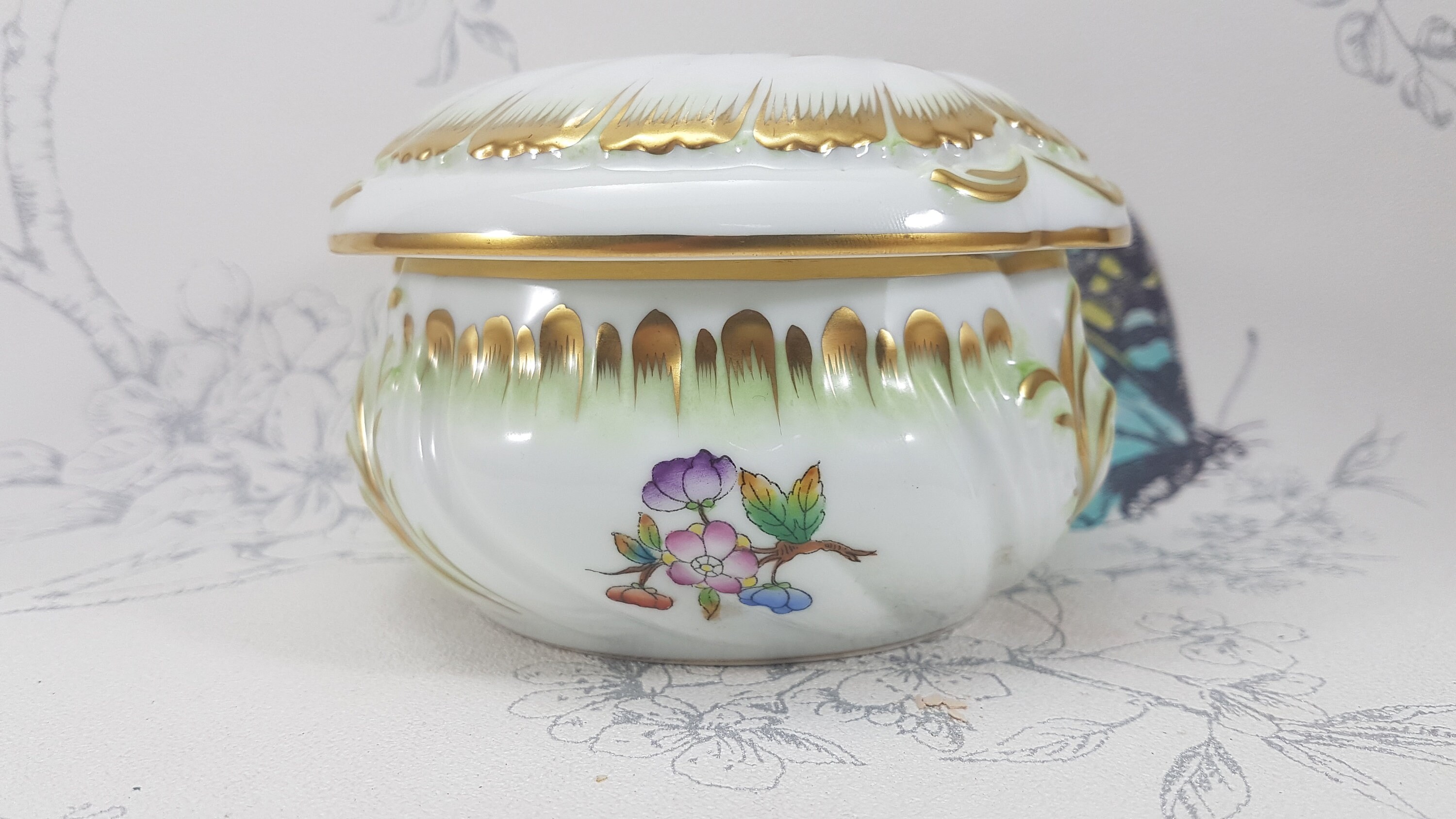 ヘレンド☆クレマチス☆手描きジュエリーBOX - メルカリ ヴィンテージ