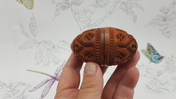 美術品・アンティーク・コレクション コキラナッツ 卵型ポマンダー、裁縫箱