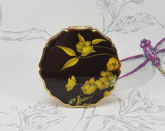 Vintage Stratton scalloped edge powder compact, 20th century Stratton compact mirror decorated with yellow flowers