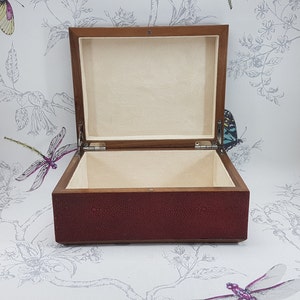 Vintage Red Faux Shagreen Jewelry Box: White Fabric Lined Wooden Trinket Box