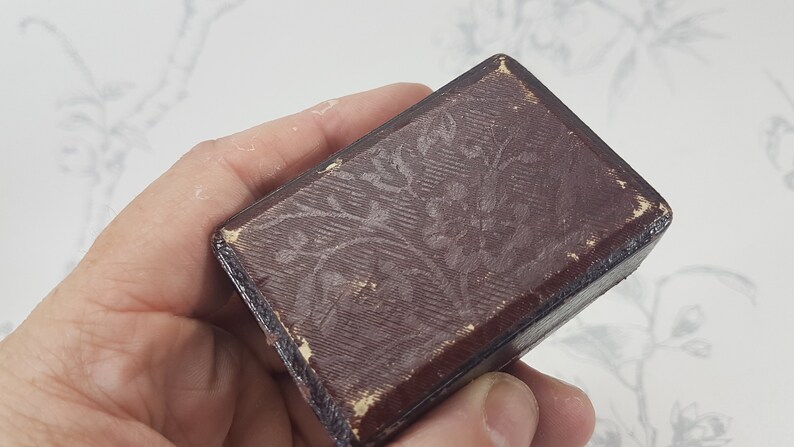 Antique Tooled Leather Sewing Etui Set: Thimble, Waxer & Pincushion image 9
