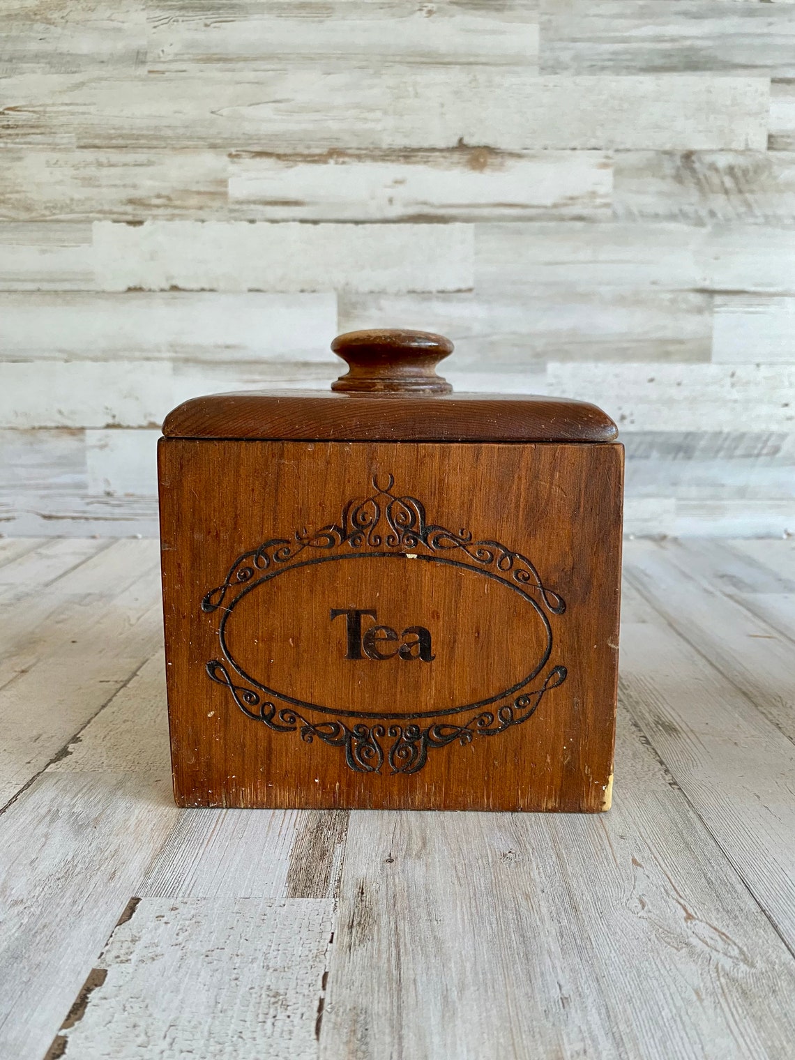 flour canister with wood lid