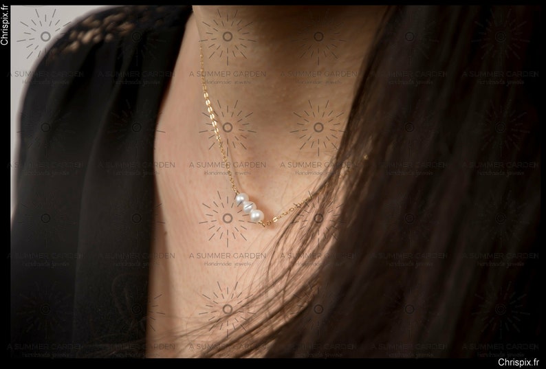 Cultured pearl necklace Gold necklace 3 real pearls Trio of white mother-of-pearl pearls June birth stone Delicate gold necklace