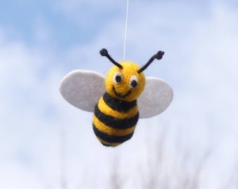 Lachende Biene,gefilzter Frühlingsanfang