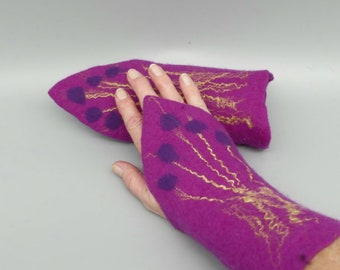 Arm warmers felted from merino wool