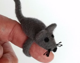 Felt ring grey mouse