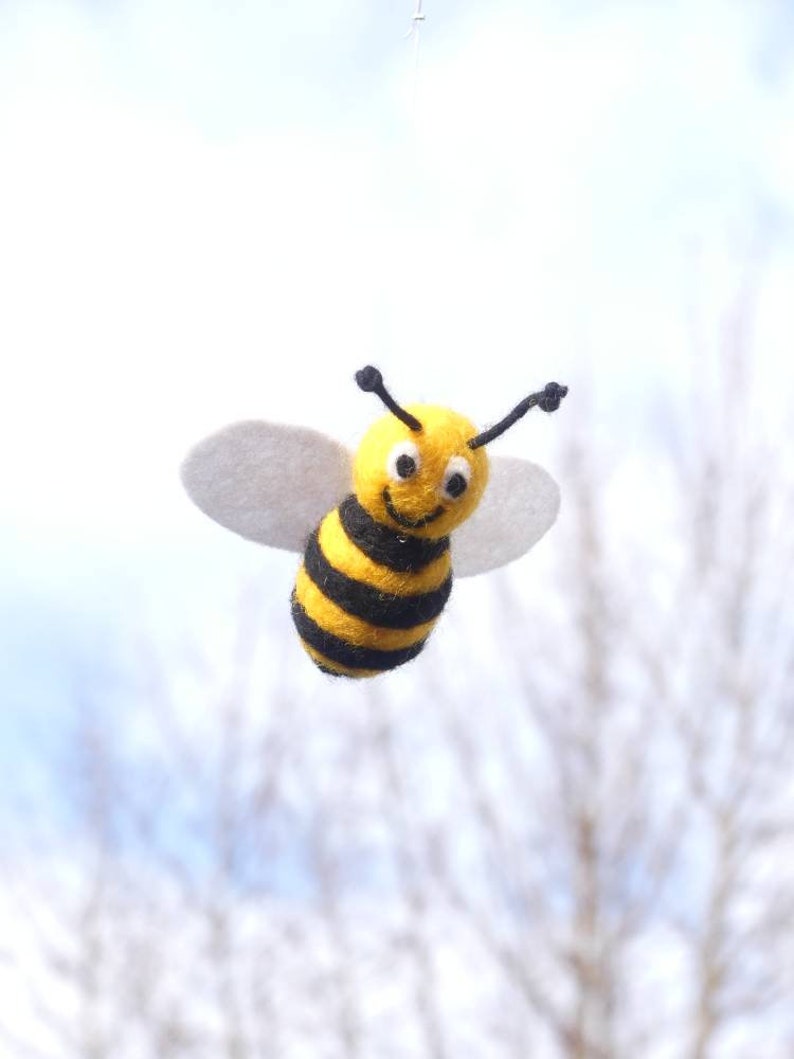 Lachende Biene,gefilzter Frühlingsanfang Bild 6