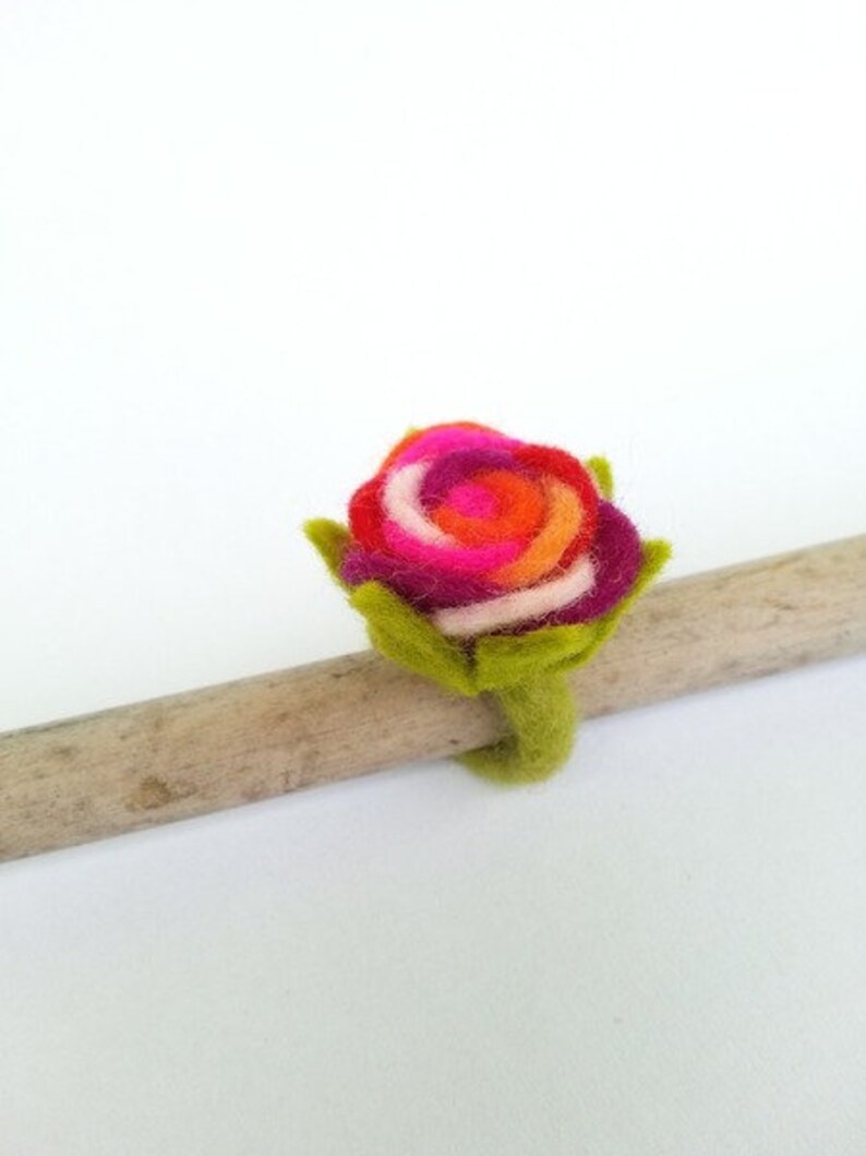 Felt ring colorful rose for children image 1