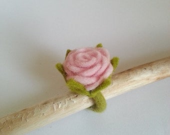 Felt ring rose for little princesses