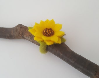 Felt ring sunflower