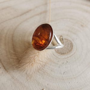Amber Sterling Silver Ring – Adjustable Handmade Ring – Natural Baltic Amber – Warm Gemstone Jewelry – Elegant Gift for Her