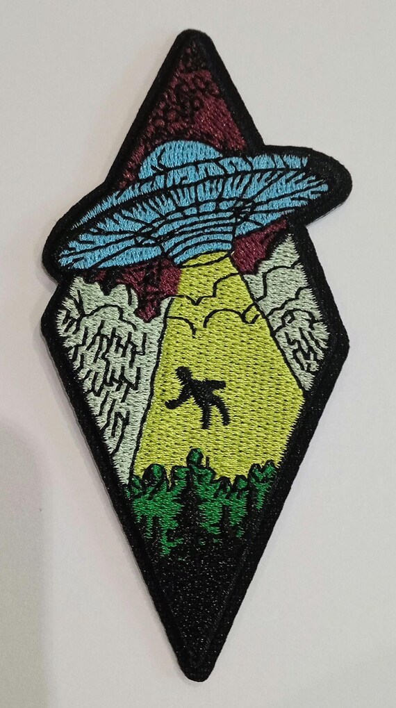 embroidered iron-on patch alien ship
