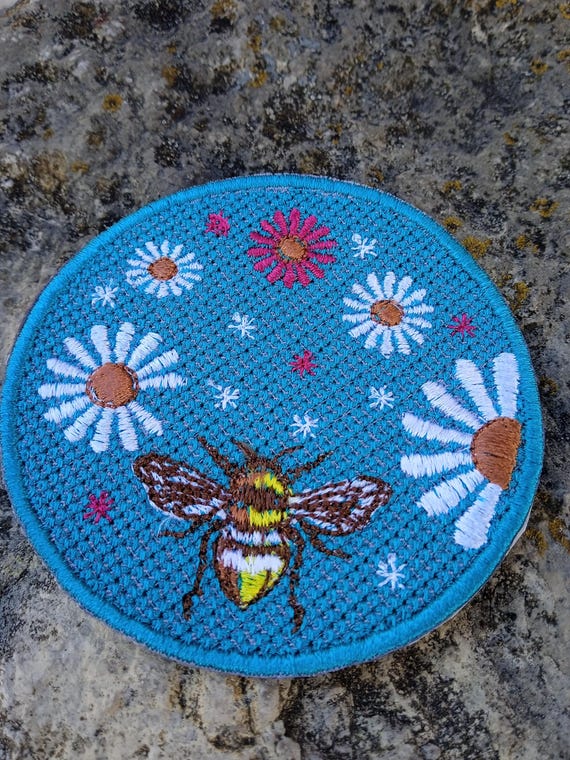 embroidered badge round iron-on embroidered patch