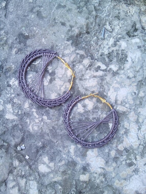 Hoop earrings in iced brown micro macramé