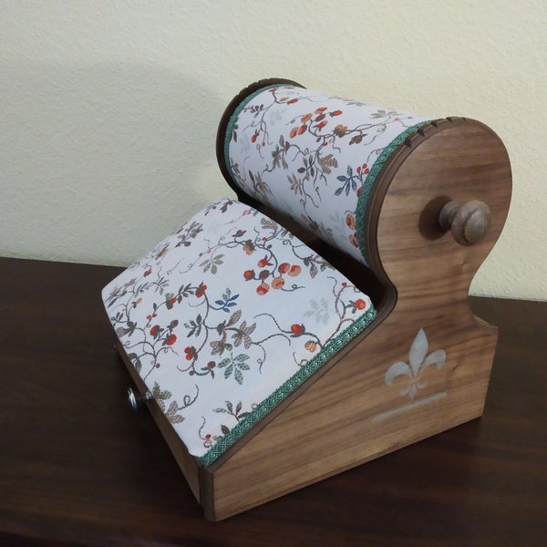 Bobbin Lace Making Pillow Box-Small Red Flowers