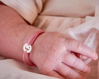 Bracelet cordon médaille initiale en argent pour bébé "Famille"