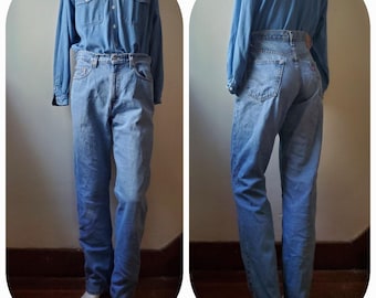 Jeans Levis 550 Y2K, lavado relaxado, vermelho, com abas na cintura, 33, costura interna, 34, neutro, feito na Colômbia, vintage