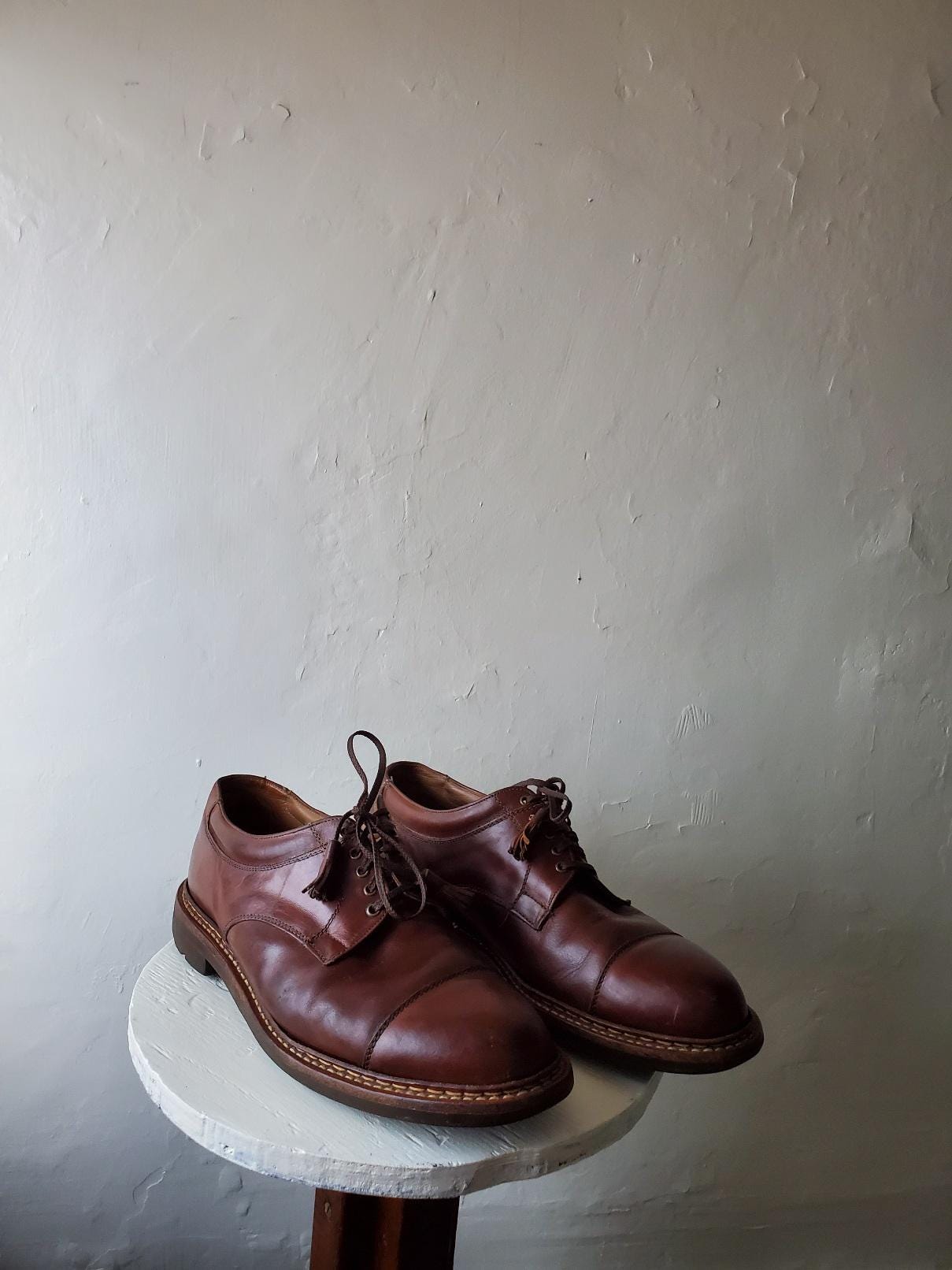 Classic Oxfords 10 1/2 Johnston and Murphy Tassel Brown  display picture 1