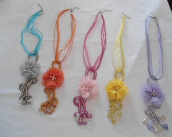 wire auminium pendant 2 colors with fabric flower